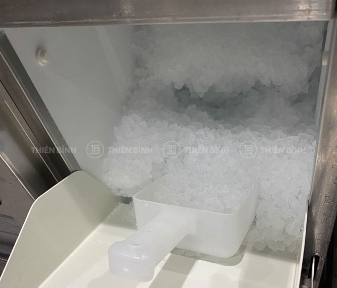 Gợi ý 3 mẫu máy làm đá vảy Hoshizaki phù hợp với nhà hàng 2 Thành phẩm đá vảy